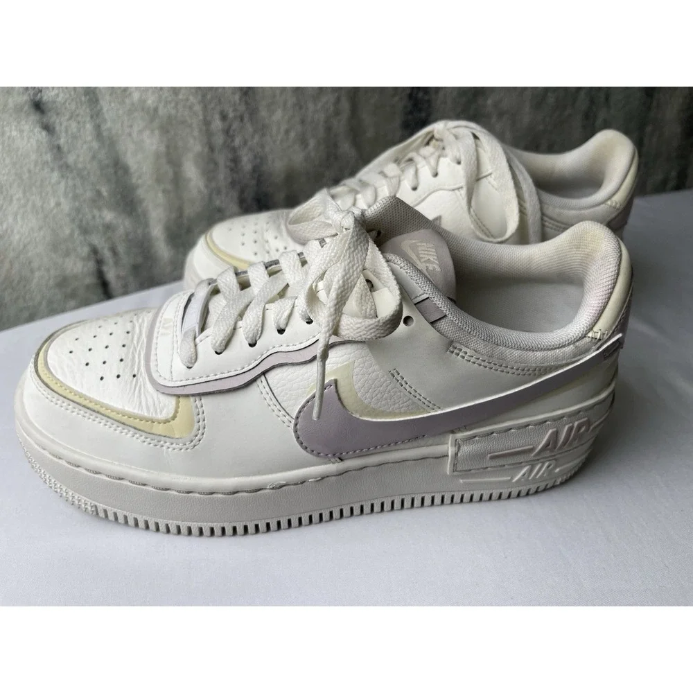 Nike Air Force 1 Womens 7.5 White/ Lilac Trim Leather Sneakers